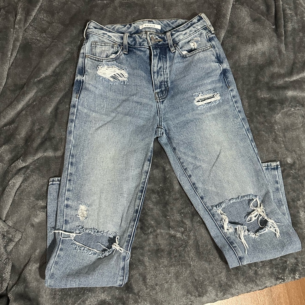 Mom Jean Ripped Style - Picture 2 of 3